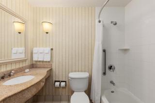 Hilton Garden Inn Milwaukee Northwest Conference Center - 5