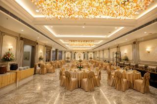 Akhyana Hotel Near Unitech Cyber Park - 6