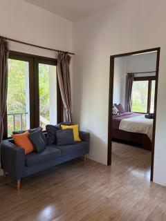 Smart TV, 2 Aircons, King Bed, Hammock, Fast Wifi - 3