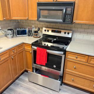 Edmonton three bedrooms two baths 5 beds - 8