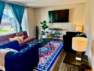 Edmonton three bedrooms two baths 5 beds - 4