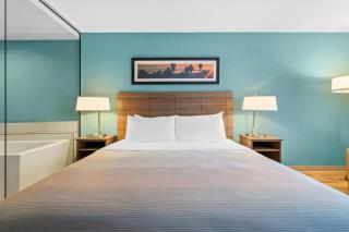 Quality Inn & Suites Hermosa Beach - 9