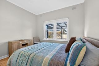 Hutchinson House - 2