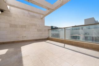 Spacious Sea-View Penthouse + Big Balconies - 4