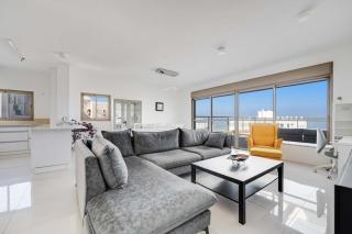 Spacious Sea-View Penthouse + Big Balconies - 6