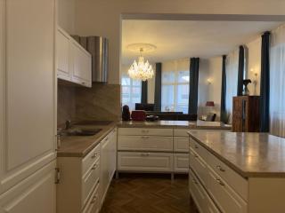 Charming 3-Bedroom Apartment in the Heart of Wien - 3