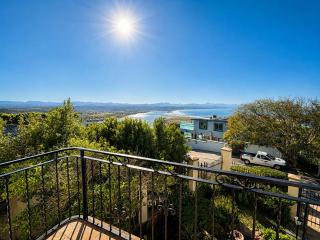 Baycrest Villa - Luxury Coastal Stay - 4