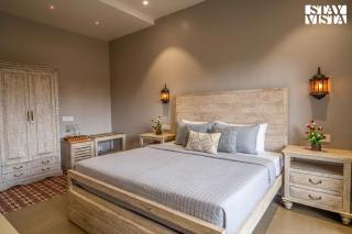StayVista at Vannraj Farm Villa with Shared Pool & Bonfire - 2