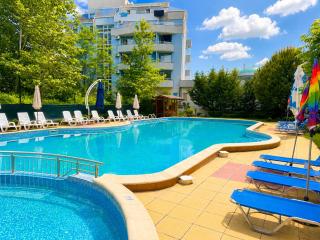 Diamond Bay - Pool and Holiday - 0