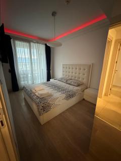 Brownie Luxury Sky Apartment - 8