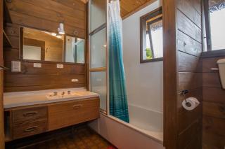 Lakeside Escape - Wanaka Holiday Bach - 1