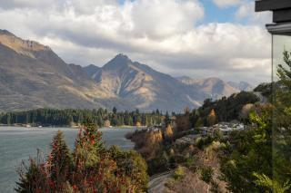 Alpine Horizon - Queenstown Holiday Home - 0