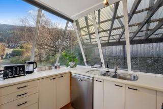 Alpine Horizon - Queenstown Holiday Home - 3