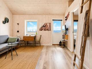 Charming cabin with a view - 8