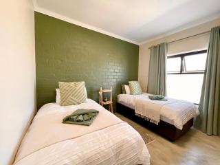 Little Lark Retreat - 7