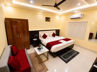 Hotel Hanumat Palace-300 meter Jaipur junction & 1km Sindhi camp bus stand - 0