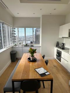 Luxury 2 Bedroom Apartment Waterfront Views - 2