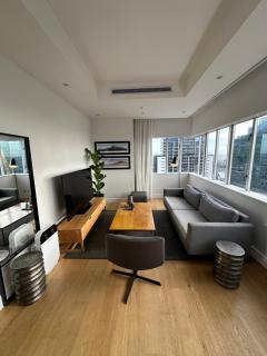 Luxury 2 Bedroom Apartment Waterfront Views - 3
