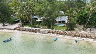 Beach Front Luxury Villa - 5
