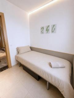Luminoso, muy amplio, buena zona - Madrid - 1
