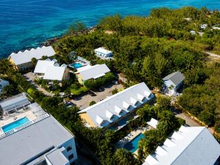 Scuba & Family Home - Sleeps 9 in CoconutBay - DreamCayman - 8