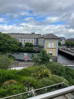 Modern 2 Bed Apartment in Galway City with Incredible Views Sleeps 4 - 7
