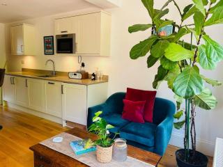 Alresford House - 3 Bedroom Apartment - 2