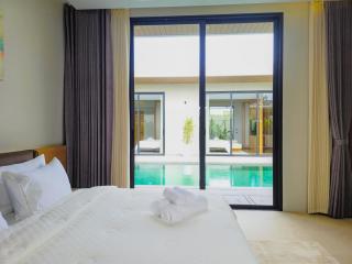 Modern Luxury 4BR Pool Villa by the Sea E2 - 3