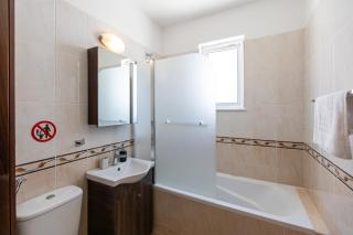 Apollo 2-BR Apt in Larnaca - 2