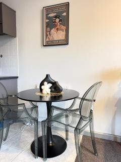 Chic and Modern 1 Bedroom Suite in the Capital - 5