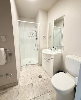 Chic and Modern 1 Bedroom Suite in the Capital - 2