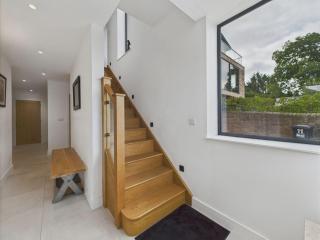 Oakwood House - 7