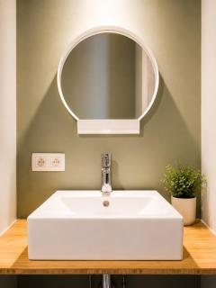 Central Antwerp Apartment with Garden & Parking - 1