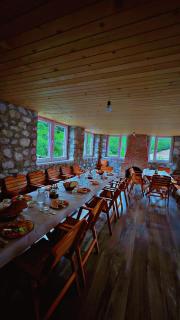 Rosi peak Guesthouse - 9