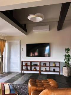 Newly Built Family Villa with a Hot Tub - 6