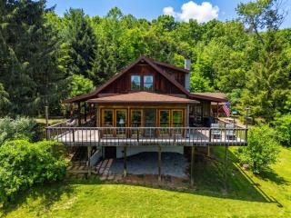 Mountainside Log Cabin w Private Waterfall access - 9