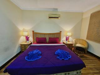 Golden Sands Peaceful Lovers Beach Escape - 5