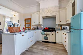 Dizzy Heights Swanage Sleeps 10 with Amazing Views - 7