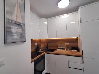 Luxury Mint Garden Apartment - 4