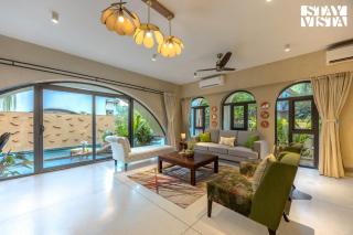 StayVista at Casa Riva with Pool & Lawn - 6