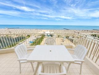 Villa Emy Fronte Mare - Carraro Immobiliare - Family Apartments - 0