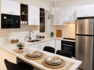 Spacious 3BR Balcony Airport Pickup Beach 5 Min - 7