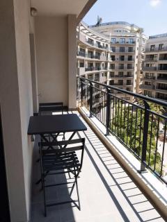 Luxury Apartment in Prime Location - 9