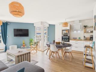 Vue mer, plage à pied, appart pour 4 - 8