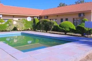 Okavango Roadside Guesthouse - 1