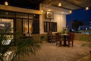 5BHK Palm Ananjeya - Cook, Netflix, Bathtub - 9
