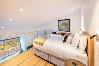 East Cove Cottage - Fully Inclusive Couples Only Coastal Retreat, Bruny Island - 2