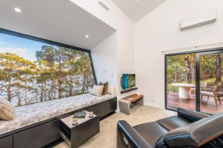 East Cove Cottage - Fully Inclusive Couples Only Coastal Retreat, Bruny Island - 3