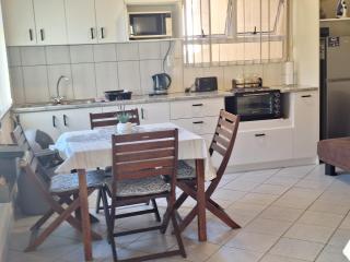 Lyn's Self Catering - 8