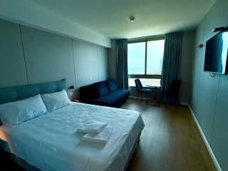 C Tower Sea View Studios - 2